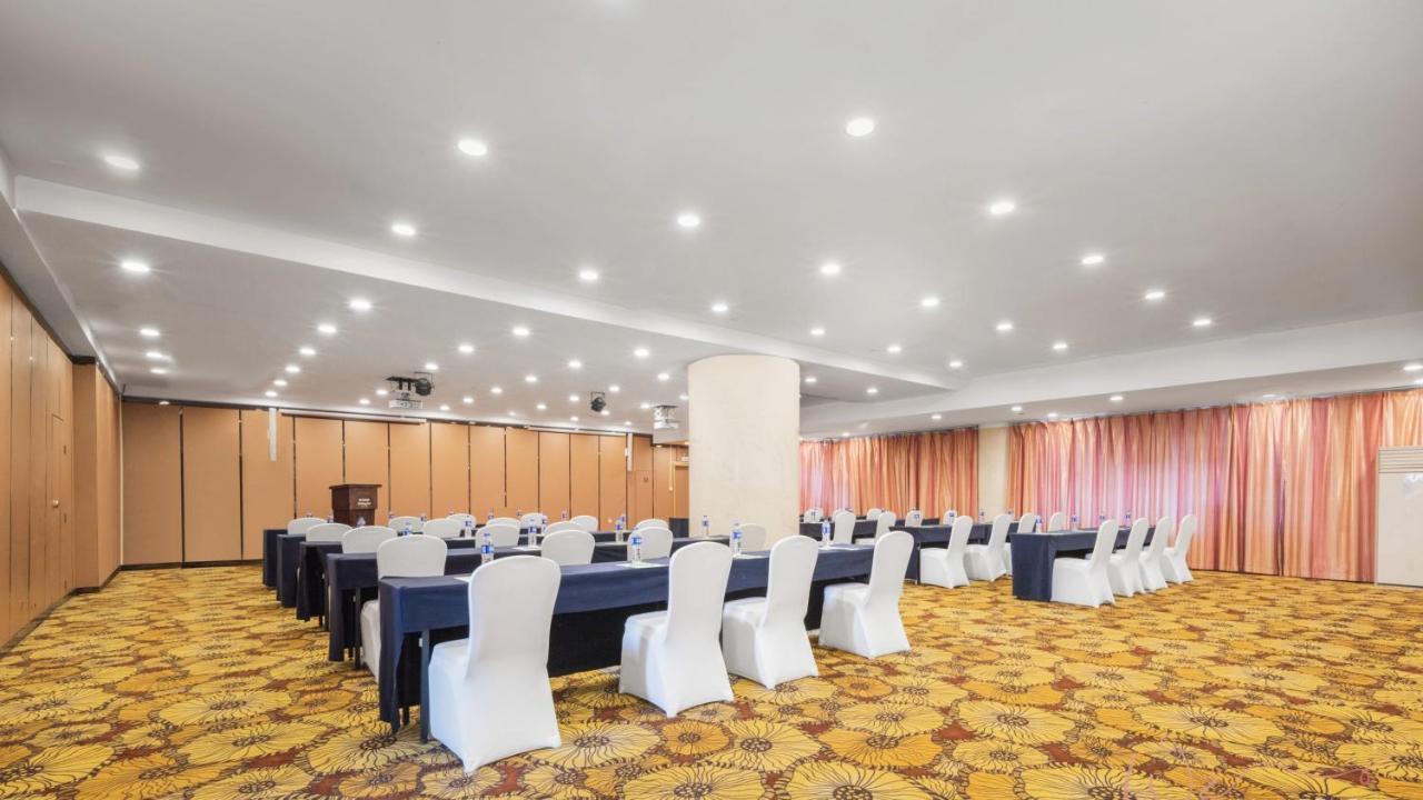 Holiday Inn Shijiazhuang Central By Ihg Esterno foto