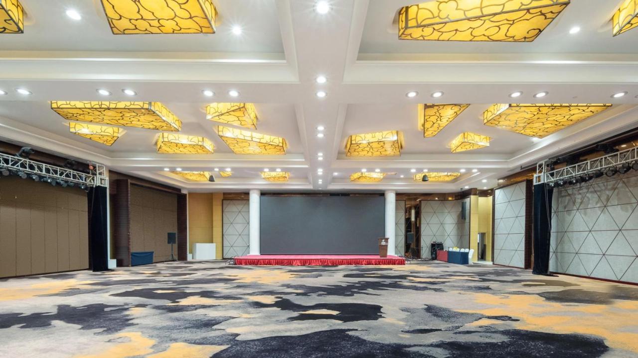 Holiday Inn Shijiazhuang Central By Ihg Esterno foto